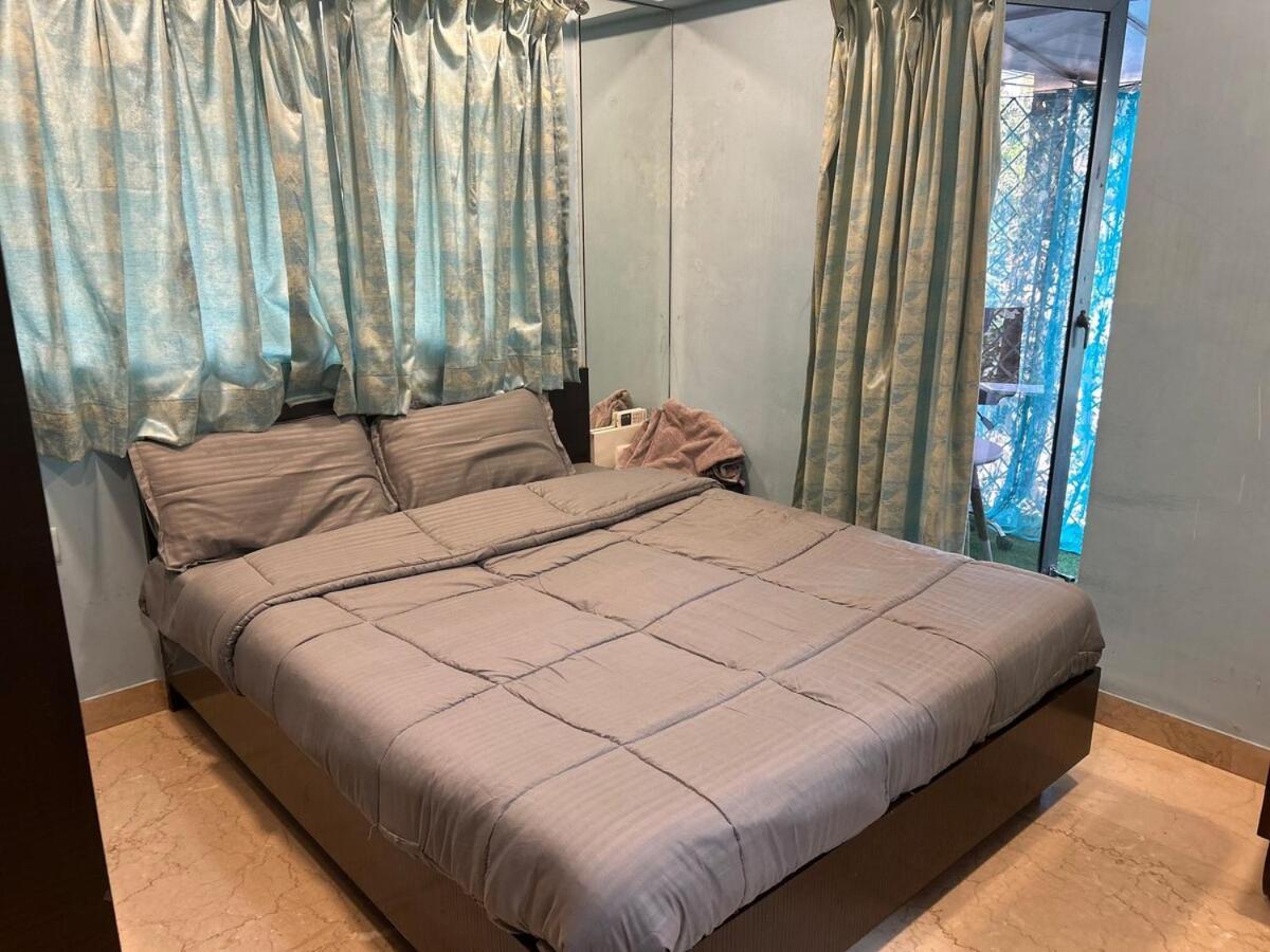 Apartament With A Balcony At Carters Bombaj